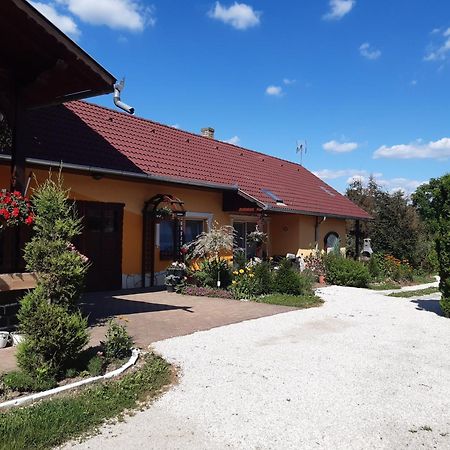 Ferienwohnung Andrea Vendeghaz Kehidakustány Exterior foto