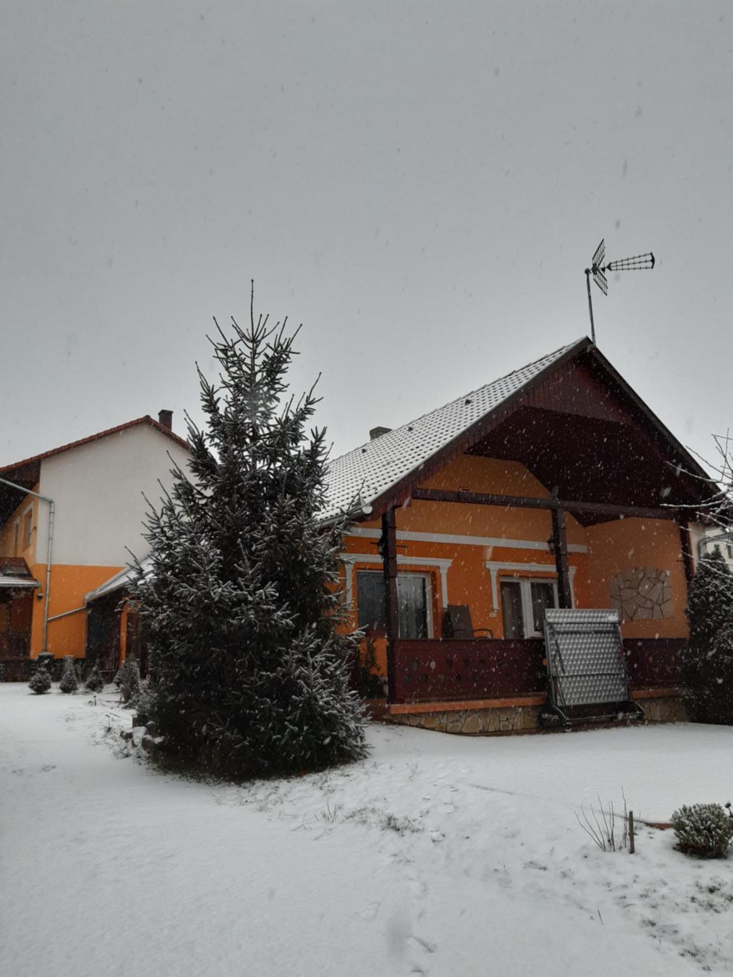 Ferienwohnung Andrea Vendeghaz Kehidakustány Exterior foto