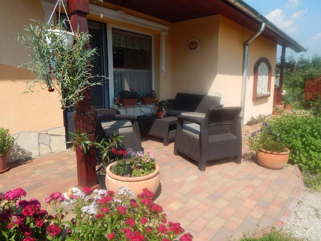 Ferienwohnung Andrea Vendeghaz Kehidakustány Exterior foto